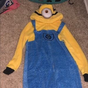 Minion outfit